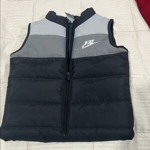 NWOT Nike Color block Puffer Vest - Boys 3T
